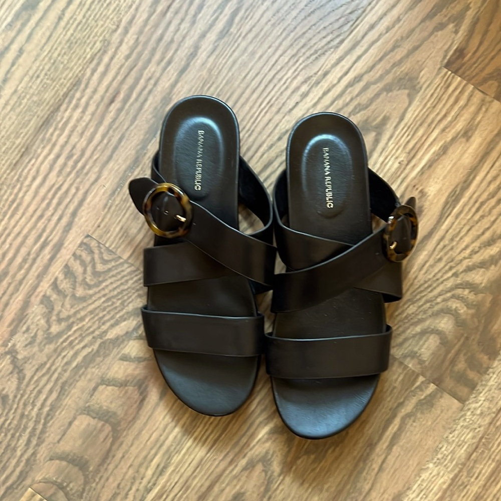 Banana Republic leather sandals Size 8 Black